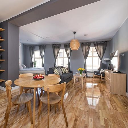 Romantic And Spacious Apartment In Riga Old Town Kültér fotó