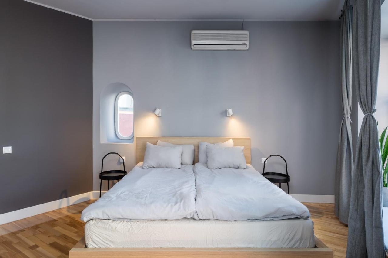 Romantic And Spacious Apartment In Riga Old Town Kültér fotó