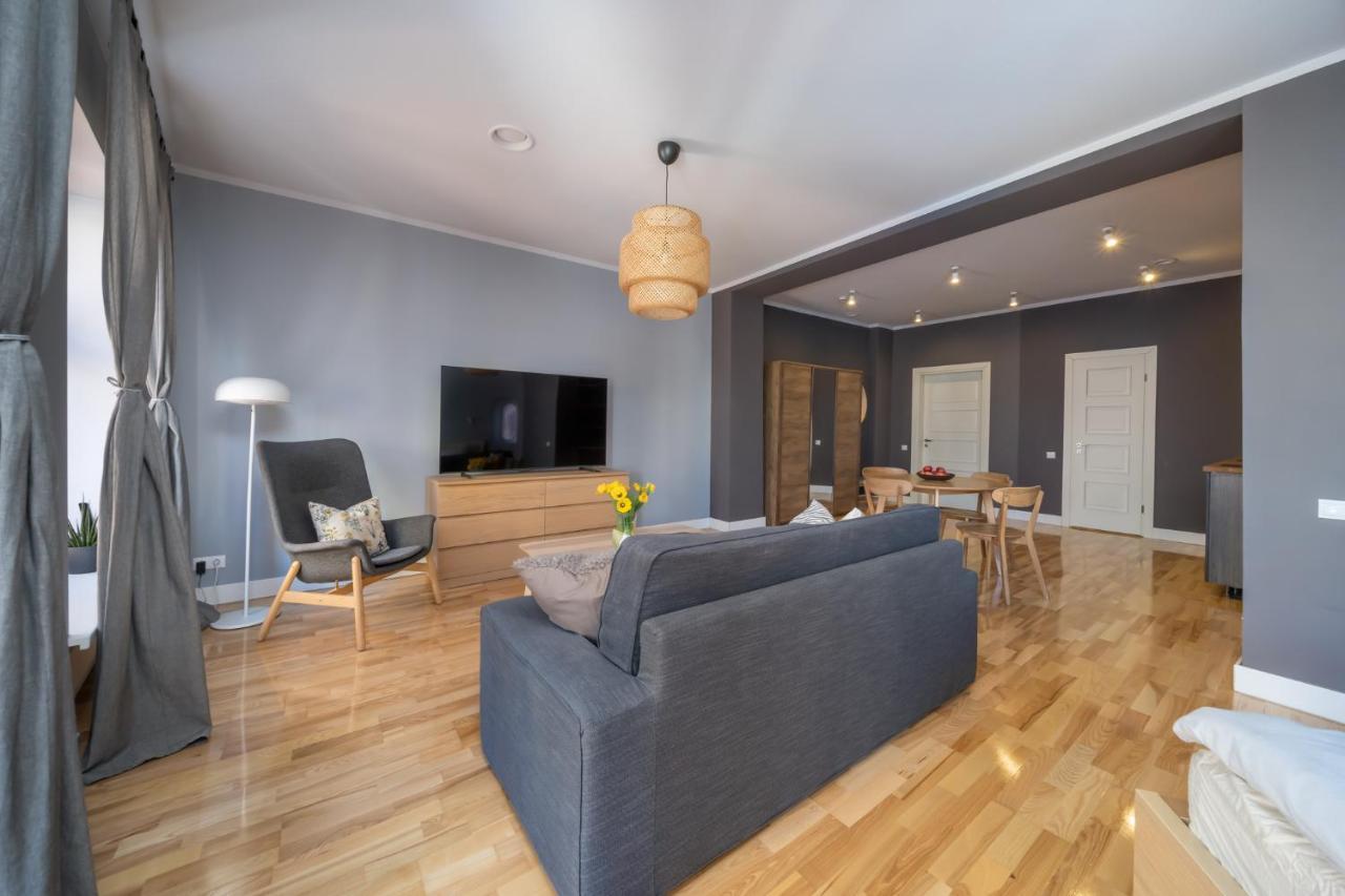 Romantic And Spacious Apartment In Riga Old Town Kültér fotó