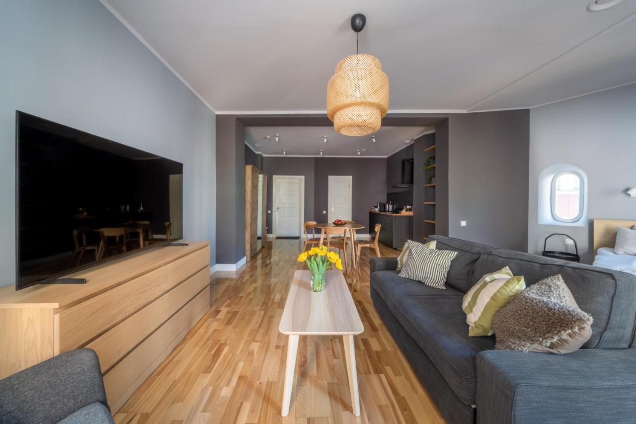 Romantic And Spacious Apartment In Riga Old Town Kültér fotó